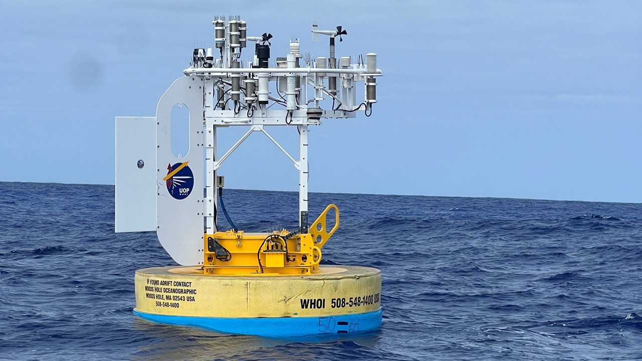 Stratus buoy
